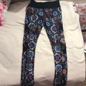 Never worn floral active leggings